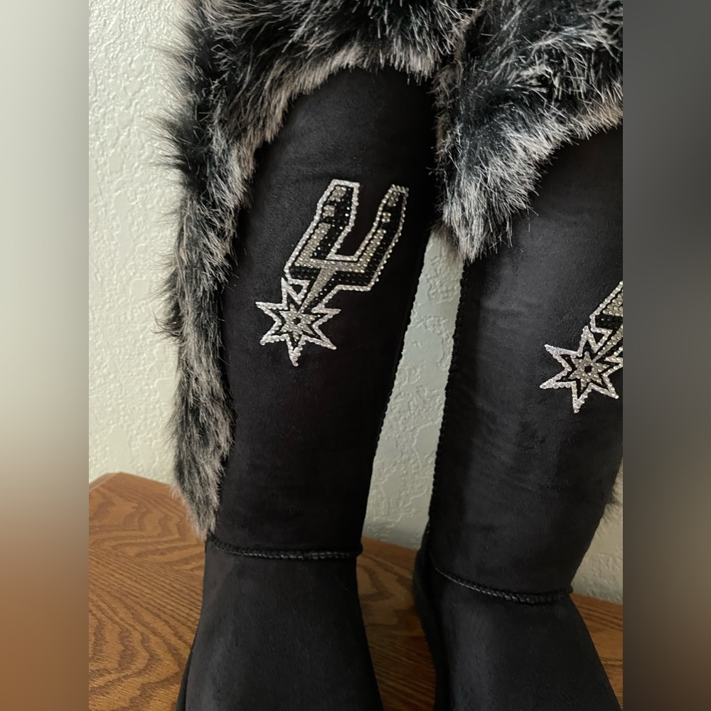 New Faux Fur San Antonio Spurs Bling Black Boots Size 7 - Picture 3 of 13